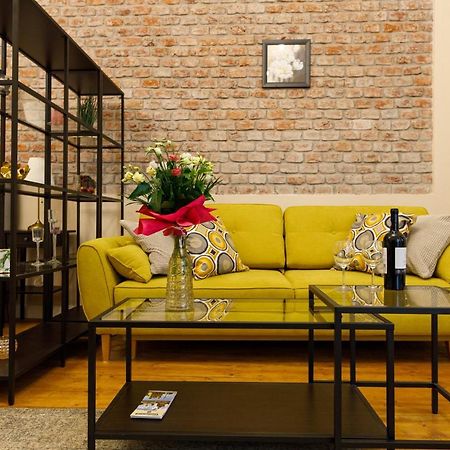 דירות טימישוארה Stylish Flat In The Heart Of Historical Center מראה חיצוני תמונה