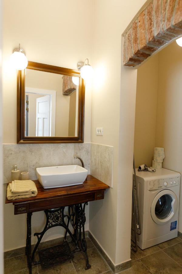 דירות טימישוארה Stylish Flat In The Heart Of Historical Center מראה חיצוני תמונה
